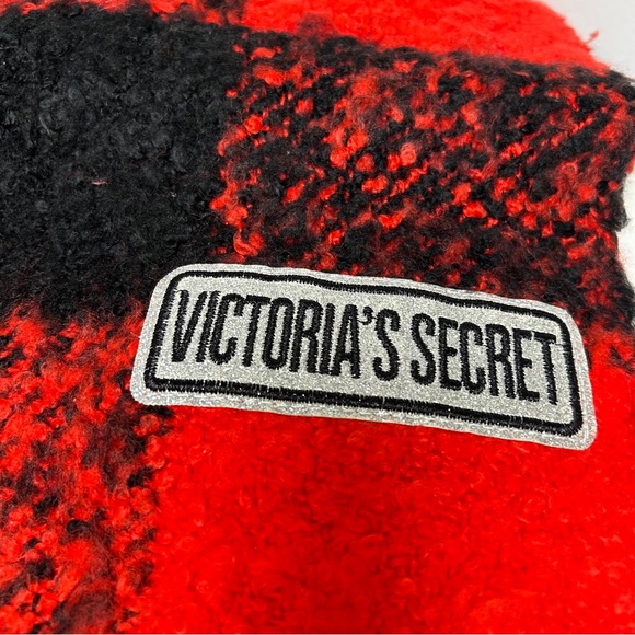 VICTORIA'S SECRET Winter Angel Scarlet Check Scarf Red Black Fringe Acrylic Shaw - Picture 2 of 5